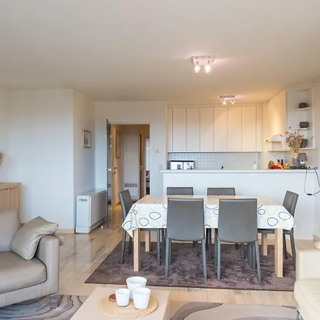 Apartment Bright With The Terrace